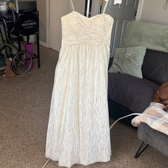 Cachet Dresses & Skirts - Cachet SZ 10 Elegant White Dress